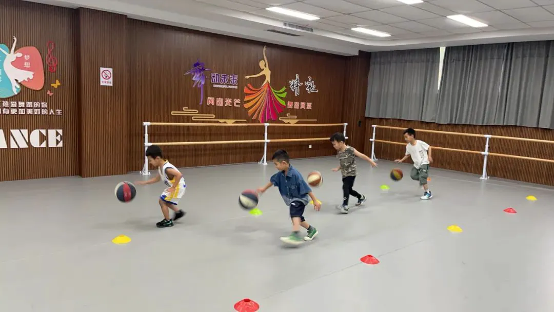职业球员如何通过联赛提升竞技水平_2